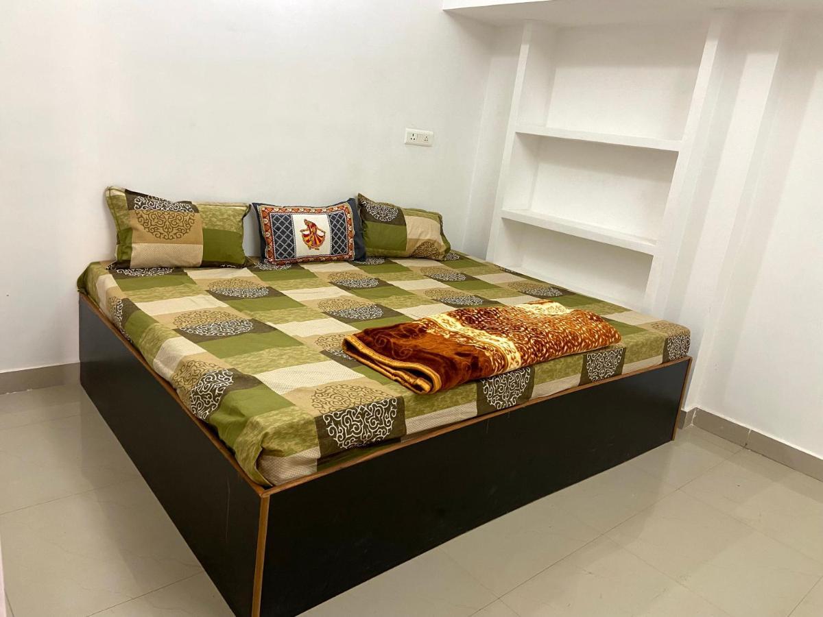 Garuda Guest House Varanasi Ngoại thất bức ảnh